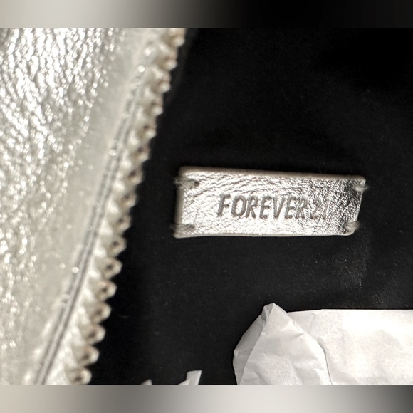 Forever 21 - mini silver leather backpack - Picture 3 of 3